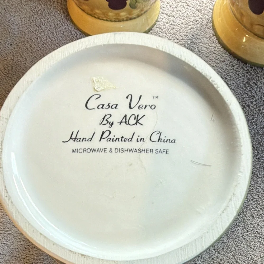 Casa Vero by Ack Tuscany Ceramic Grape Canister Set 4 Pc Lidded, MW/DS Safe. New
